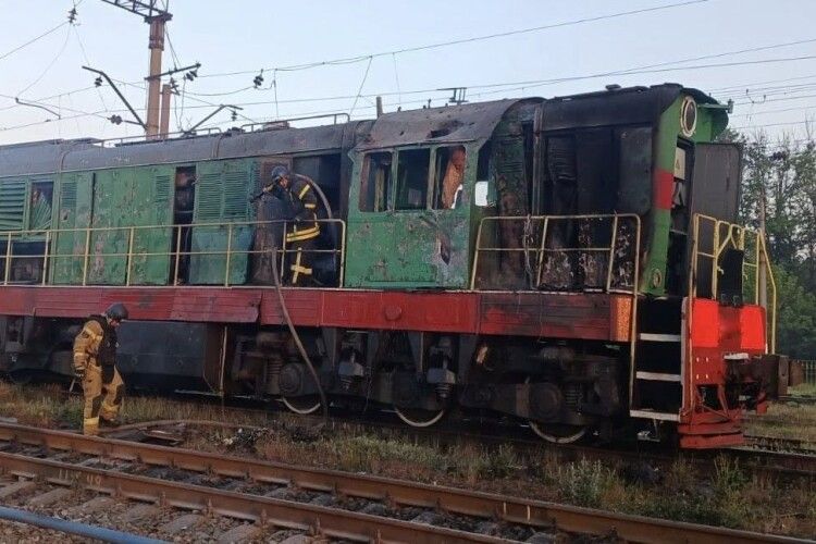 Росія вдарила по залізниці на Дніпропетровщині: постраждав машиніст