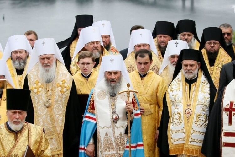 Депутати Тернопільської облради подали звернення до Верховної Ради про заборону УПЦ МП
