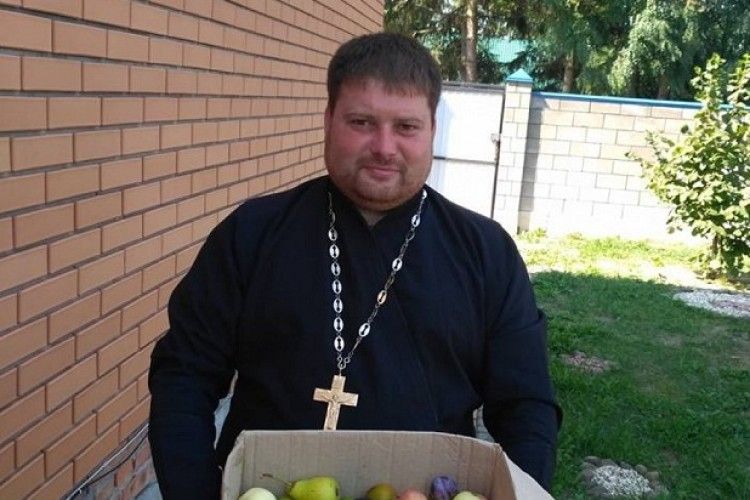 На Любомльщині зібрали освячені фрукти бійцям на полігон 