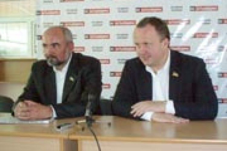 РОМАН КАРПЮК: «МИ ВІДРОДИМО УКРАЇНУ»*