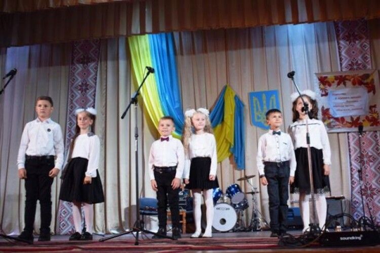 У волинській громаді привітали з професійним святом педагогів навчальних закладів