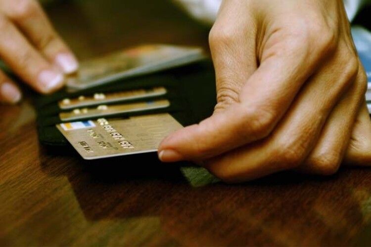 У Нововолинську злодій вкрав банківську картку і зняв 14 тисяч