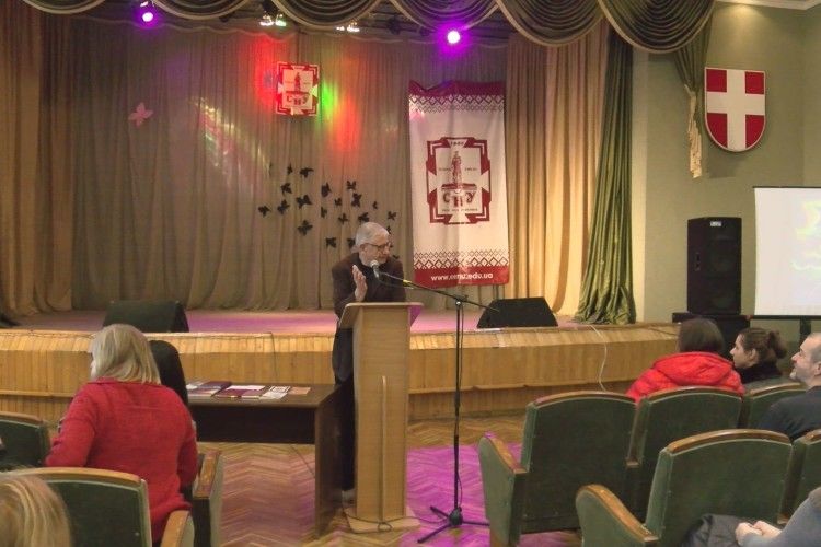 Британський режисер прочитав волинським студентам лекцію про поезію кохання (фото+відео)