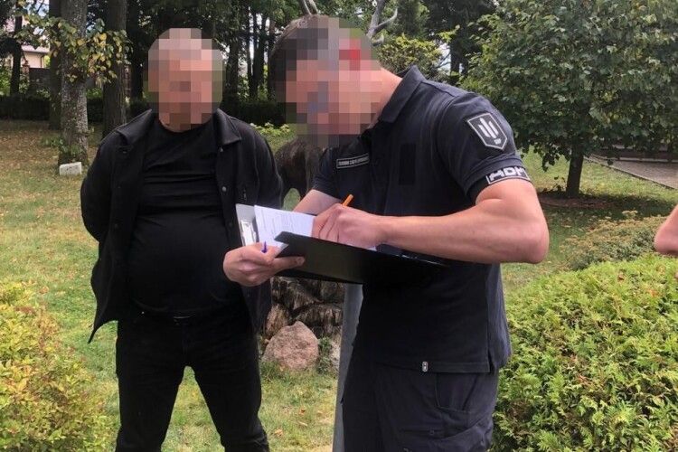 На Рівненщині викрили керівника надлісництва на хабарі у 3 мільйони гривень