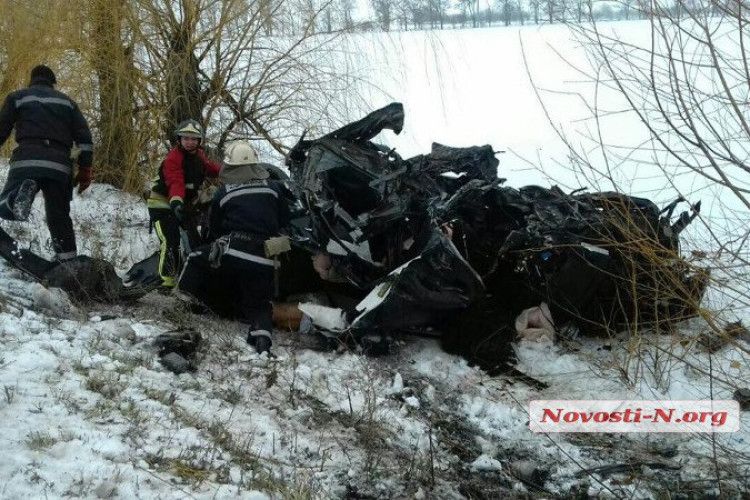 Моторошна ДТП новорічного ранку: восьмеро загиблих, серед них двоє дітей... (фото)