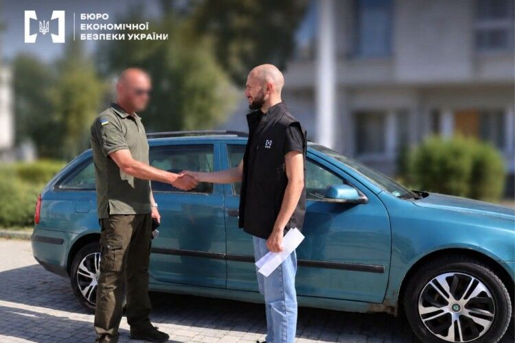 Ввезли під виглядом «гуманітарки»:  на Волині вилучений автомобіль передали ЗСУ