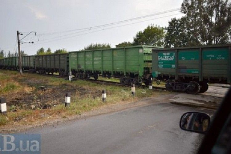 У Хмельницькому 18-річний місцевий житель отримав удар струмом при спробі зробити селфі на даху поїзда 