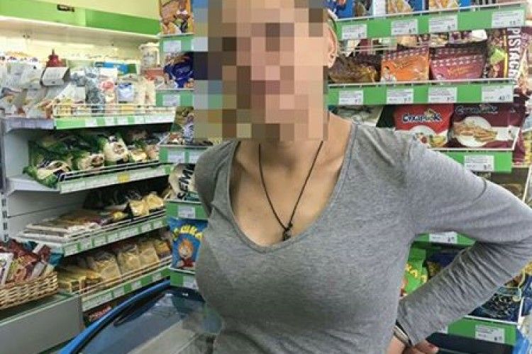 У продуктовій крамниці схопили 23-річну крадійку