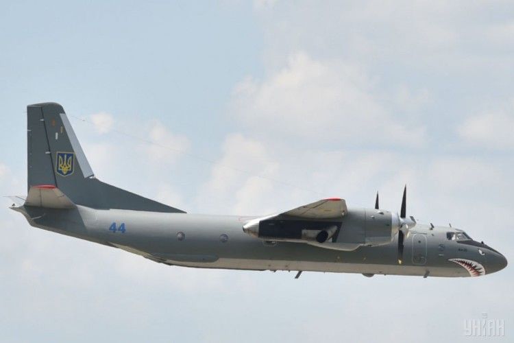 Російський бойовий корабель обстріляв український літак
