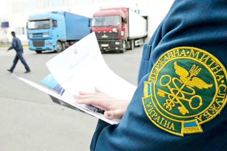 Найпоширеніше правопорушення на Волинській митниці – шахрайство із гуманітарною допомогою