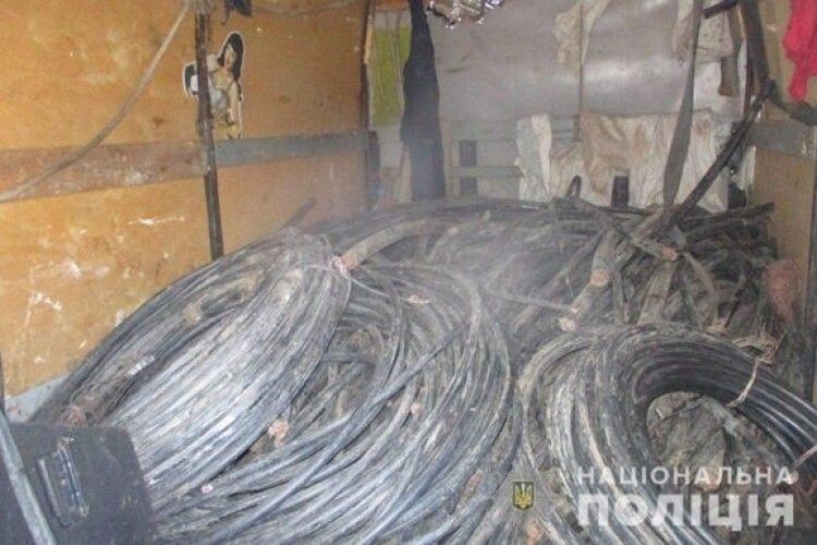 На Волині судили двох чоловіків, які вкрали півтора кілометра кабелю