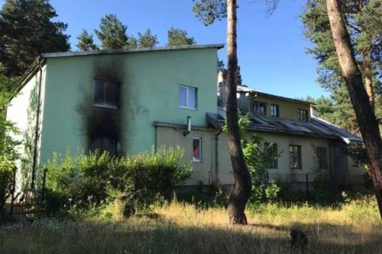 На Львівщині монастир закидали коктейлями Молотова (фото)