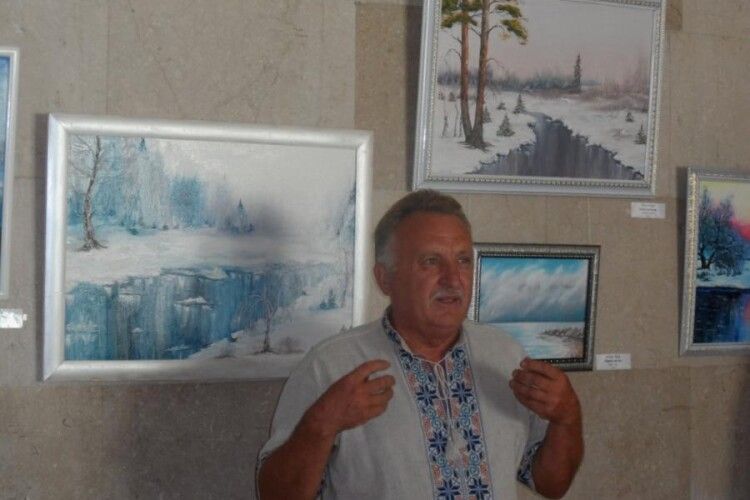 Ексчиновник пише картини і запрошує ківерчан у подорож Україною