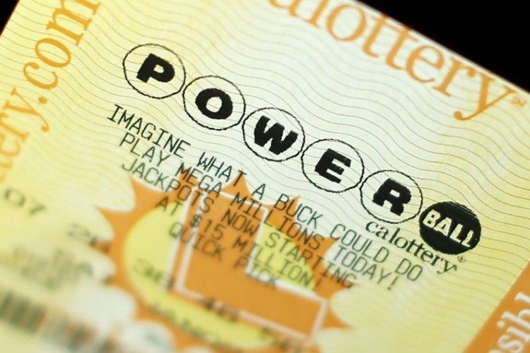 В Іспанії волонтер подарував виграшні лотерейні квитки на 10 млн євро