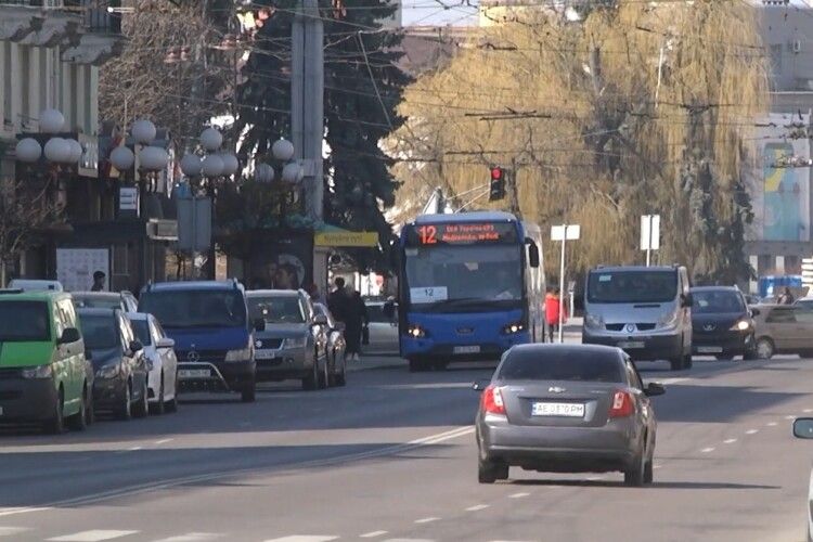 Замість «Великого будівництва» волинські дороги чекає лише ямковий ремонт (Відео)