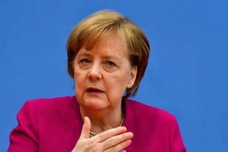 Ангела Меркель висловилася за те, аби у виборах на Донбасі взяли участь й усі ті, хто виїхав до інших регіонів України