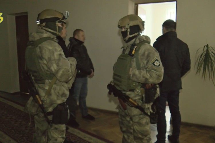 Ігор Палиця: «Обшуки у Волинській обласній раді здійснюють ті, хто кришує незаконний видобуток бурштину» (Відео)