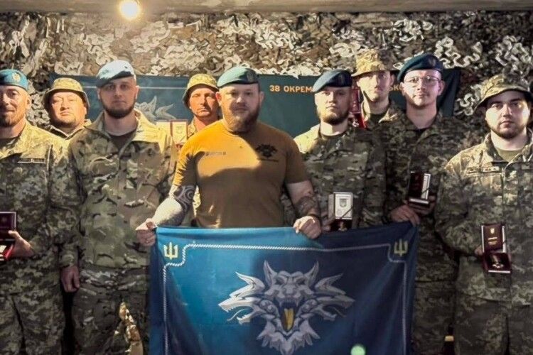 Морпіх з Волині отримав нагороду за виконання бойових завдань на Донеччині 
