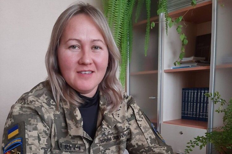 Після загибелі чоловіка-Героя Ірина Хвас, мама двох дітей з Волині стала військовослужбовцем