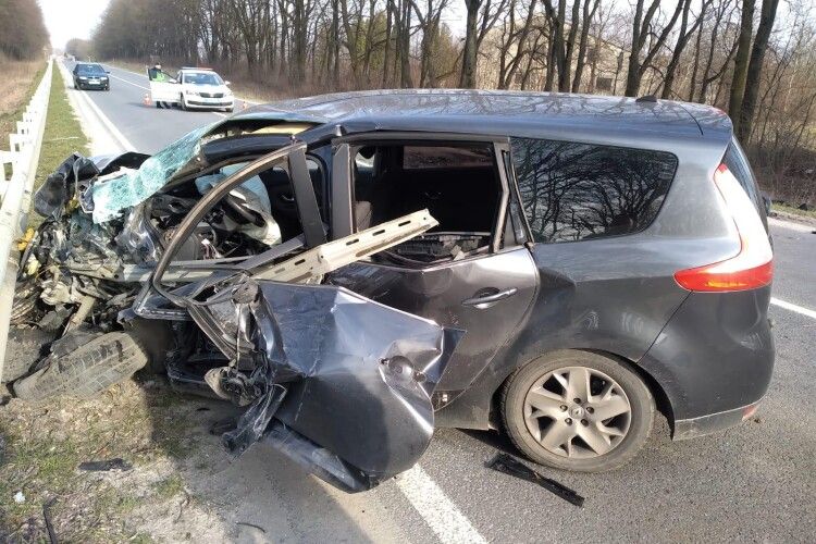 На Львівщині 15-річний хлопець за кермом Mitsubishi потрапив у ДТП (Фото)