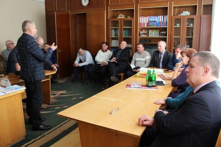 Волинським аграріям розповіли як організувати роботу молочної ферми
