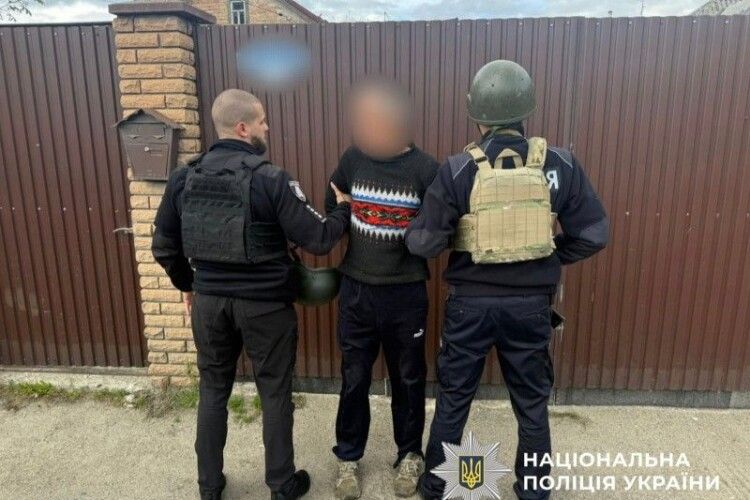 Поліція Київщини затримала чоловіка, який розстріляв військового та його тещу