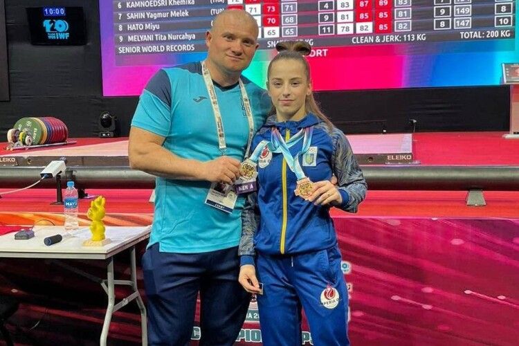 Юна спортсменка з Волині здобула дві нагороди на Чемпіонаті світу з важкої атлетики