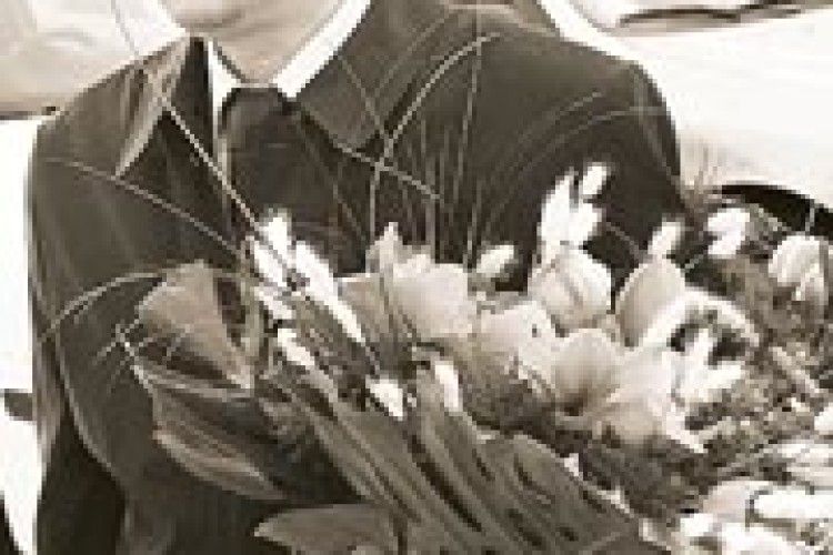 МАЙОР МЕЛЬНИЧЕНКО ПОКИНУВ ДРУЖИНУ ТА ДОНЬКУ ЗАРАДИ ПИШНОГРУДОЇ БІЛЯВКИ*