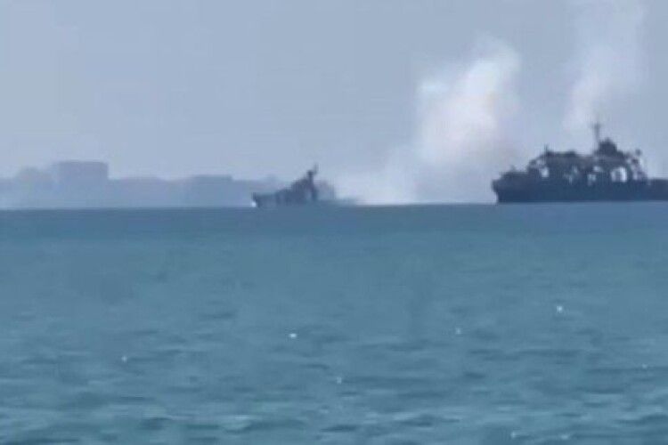 росія у паніці після вибухів вивела на чергування бойові кораблі (Відео)