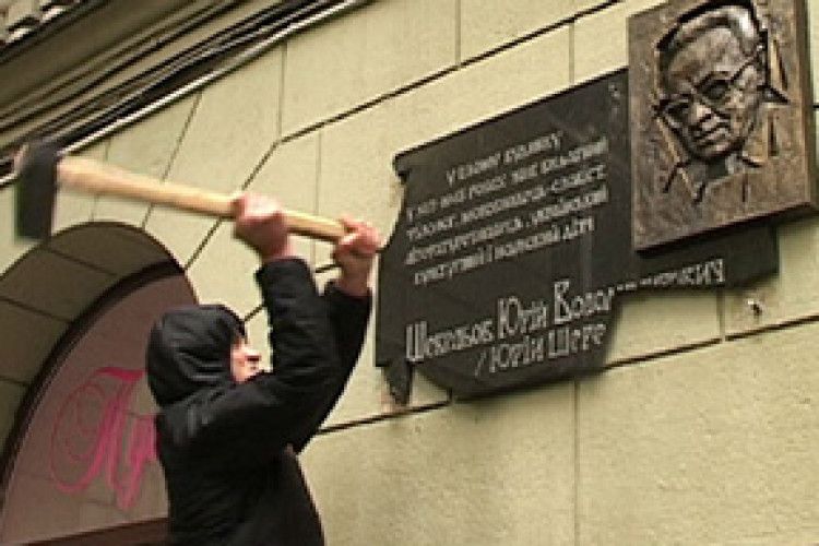 ІЗ ХАРКОВА ВИКИДАЮТЬ ВСЕ УКРАЇНСЬКЕ