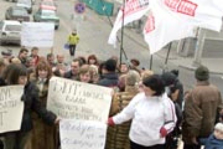 НАСТУП МІСЬКОЇ ВЛАДИ НА КРАВЦІВ І ШЕВЦІВ