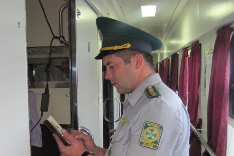 Я валіза, валіза, валіза, я зовсім не пасажир