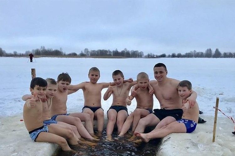 Водохреще-2019: на Сумщині встановили рекорд України з наймасовішого дитячого моржування