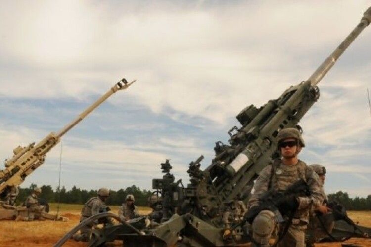 Понад 90% гаубиць, які пообіцяли США, вже в Україні