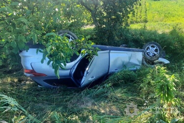Волинські поліцейські розшукують свідків ДТП, що трапилась у Луцькому районі