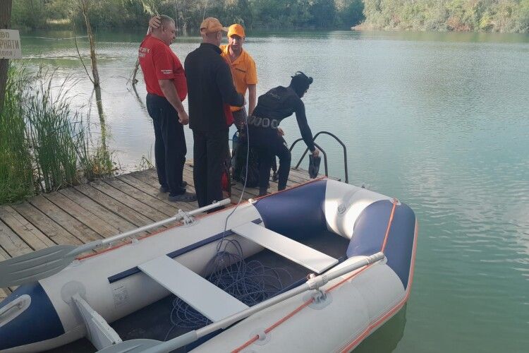 Діставали водолази: на Рівненщині втопився чоловік