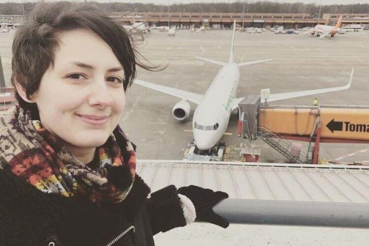 30-річна німкеня закохалася в Boeing 737 і хоче вийти за нього заміж (фото)