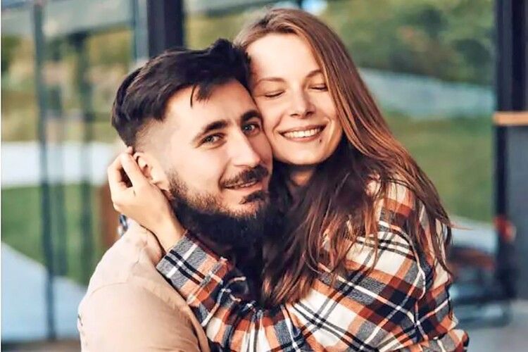 Понад 15 років були друзями: захисник «Азовсталі» освідчився коханій після полону