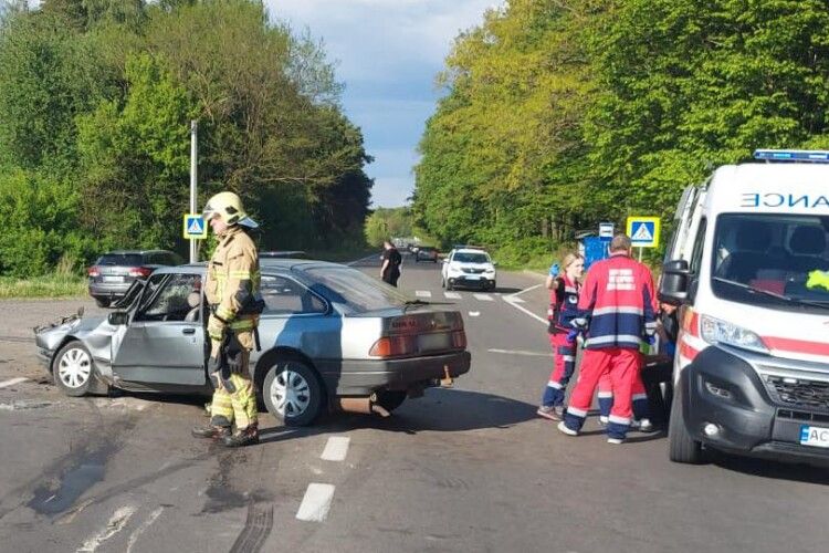 Біля Луцька внаслідок ДТП постраждали четверо дітей 