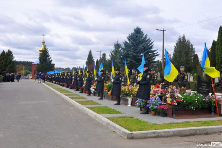 У Луцьку облаштують військове кладовище, бо місця на Алеї почесних поховань вже закінчуються