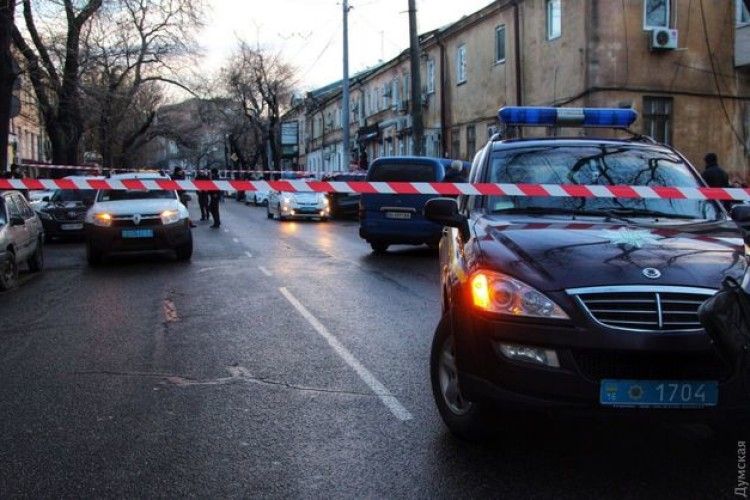 З’явилися подробиці перестрілки в Одесі: зловмисник поранив трьох поліцейських – його застрелили
