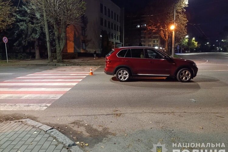 У Луцьку двоє пішоходів потрапили під колеса автівки 