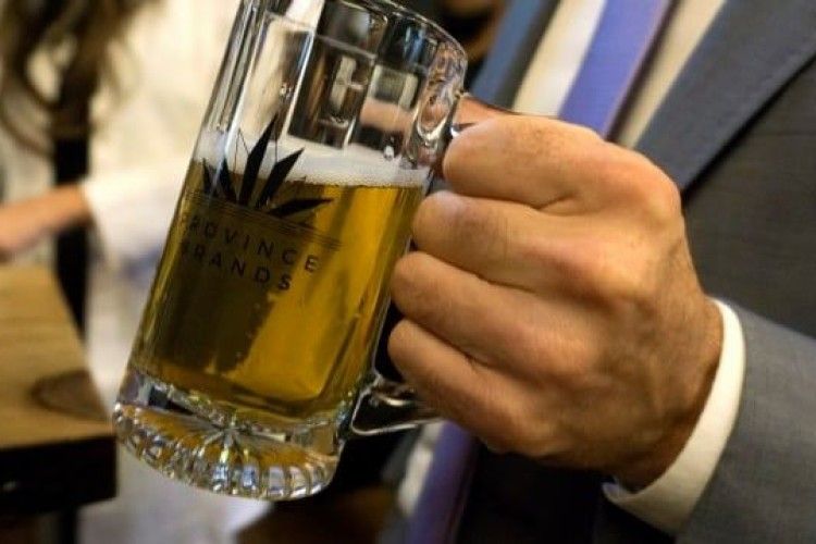 Канадці заробляють на безалкогольному, але психотропному пиві з канабісу