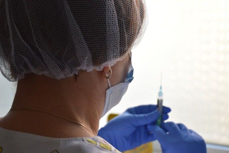 Щоб запобігти раку шийки матки, у Луцьку починають вакцинувати дівчаток