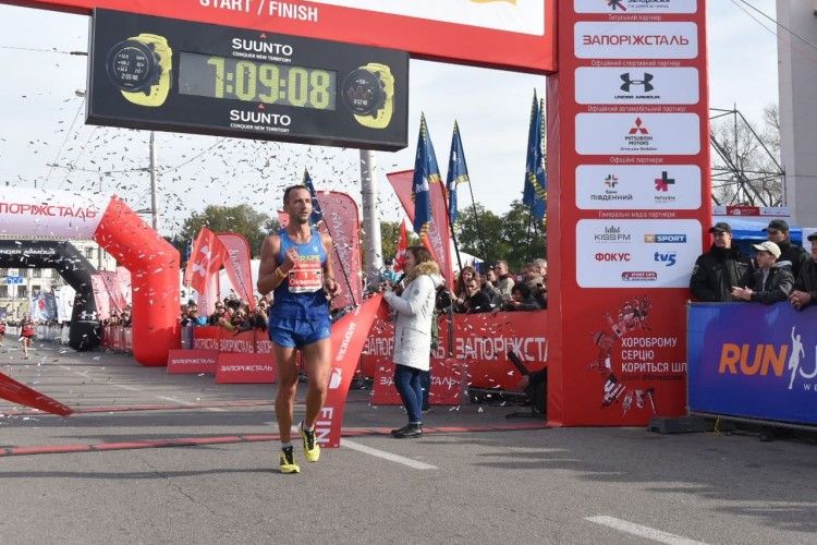 Лучанин переміг у напівмарафоні в Запоріжжі
