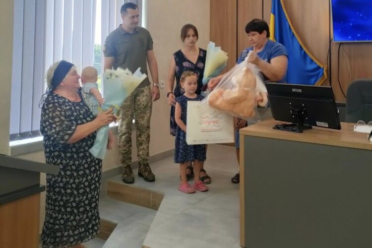 На Волині родині загиблого на війні Героя вручили орден