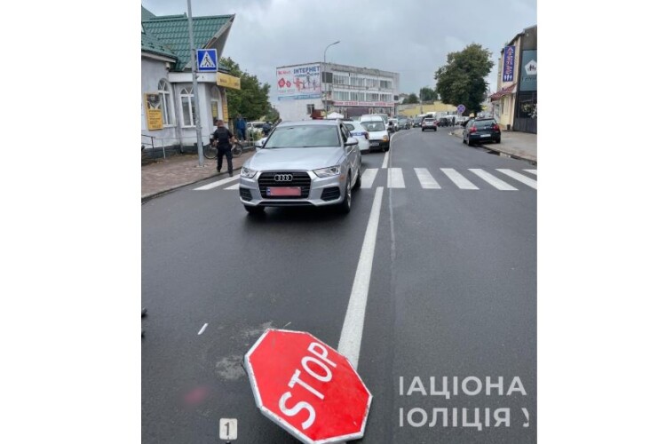 У місті на Волині водій авто збив на пішохідному переході молоду жінку 