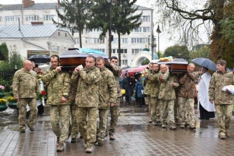 У Луцьку попрощалися з двома стрільцями, які героїчно загинули за Україну (Фото)