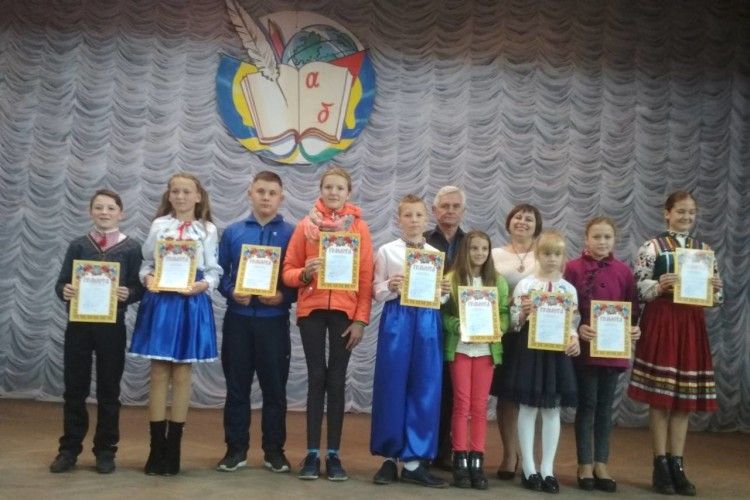 На Маневиччині визначили кращих юних гумористів