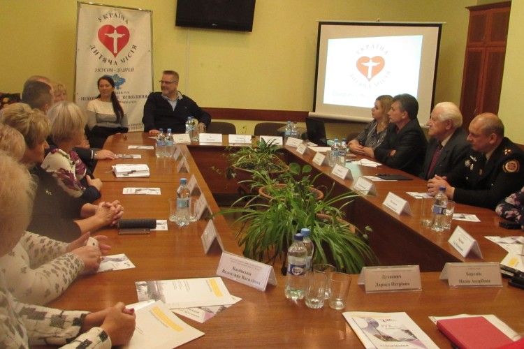 190 поїздок в Україну й три роки в дорозі